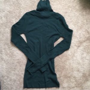 NWOT Express Emerald Green Turtleneck